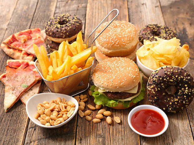 فست‌فودها عملکرد مغز را مختل مي‌کنند
