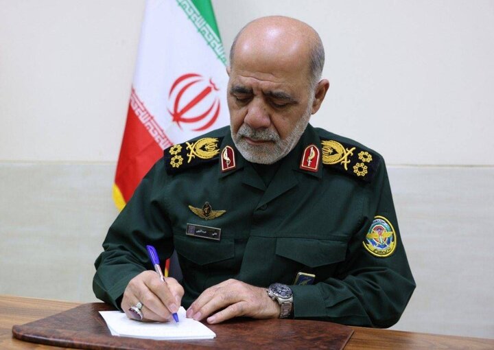 قاتلان قائدِ شهيد را قصاص خواهيم کرد