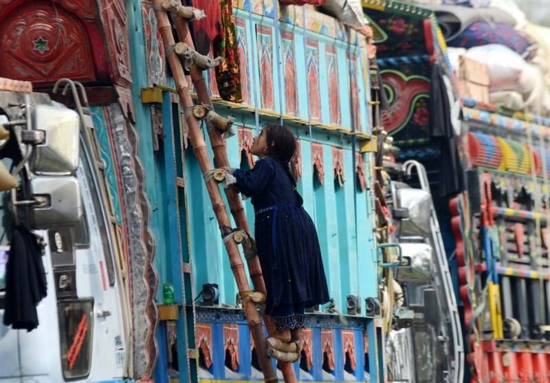 پاکستان اجراي مرحله جديد طرح اخراج پناهجويان افغان را ابلاغ کرد