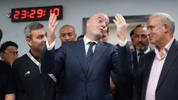 ادعاي عجيب رئيس فيفا درباره ايران