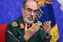 ملت ايران همواره مديون شهداست