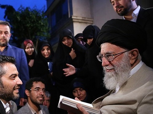 نگاهي به جايگاه و پاسداشت زبان فارسي از منظر رهبر معظم انقلاب اسلامي- 13